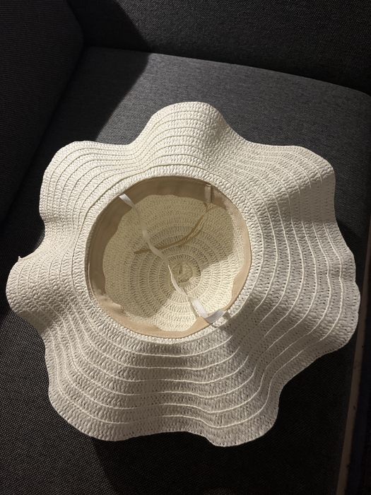 Sprzedam kapelusz damski plazowy