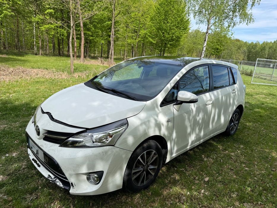 Toyota Verso 1.6 D-4D NISKI PRZEBIEG ! Panorama ! Kamera ! Navi !  OKAZJA