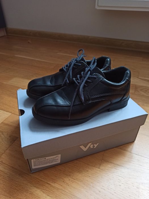 Eleganckie buty do Komunii, r. 32