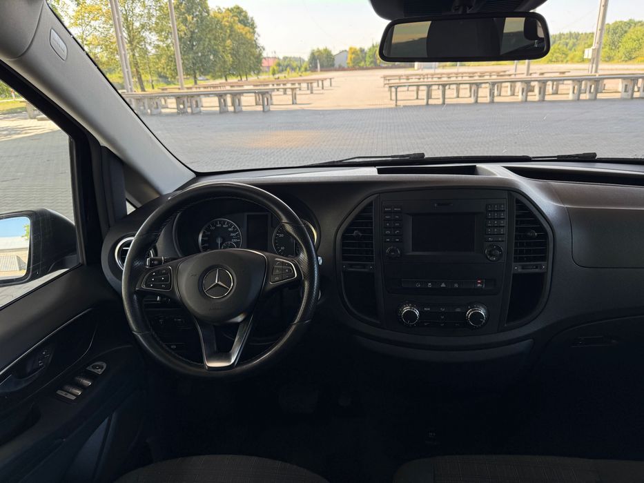 WYNAJEM Busa Mercedes Vito Tourer 9 osób Extra Long 2.2 BiTurbo 7G Bus