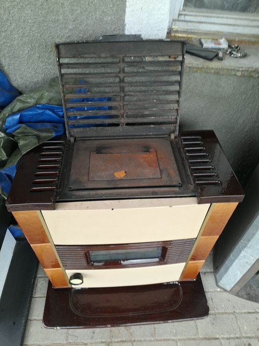 Piec kaflowo  zeliwny