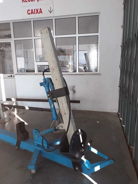 Esticador de carroçarias 12 T semi novo