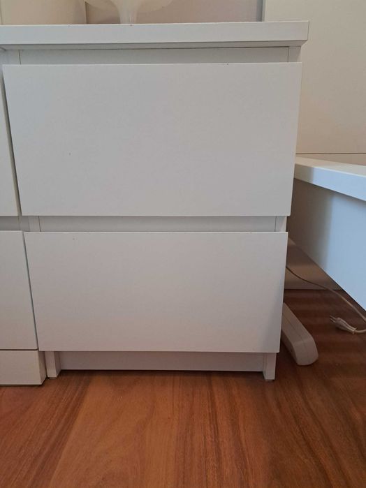 Conjunto de Quarto IKEA Malm (Cama; Estrado; Mesas de cabeceira) + Colchões Premium Royal Palace Bedding