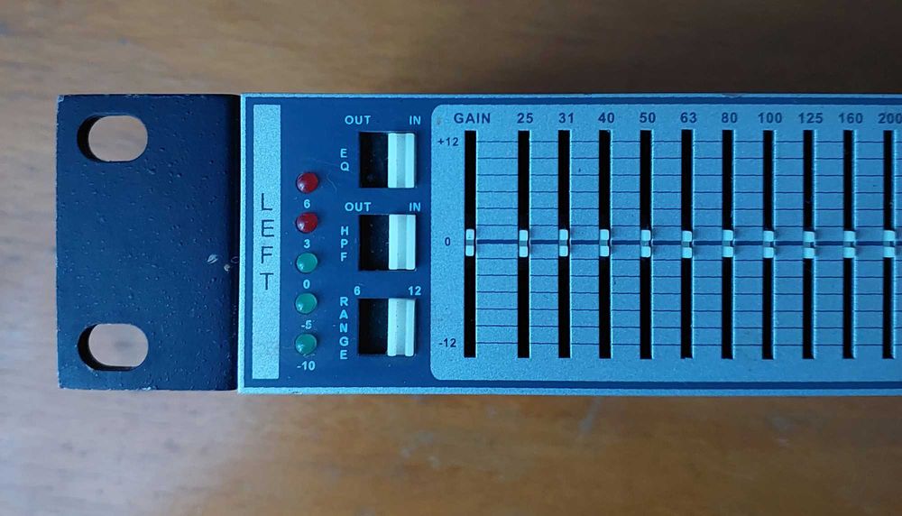 PHONIC MQ3229...