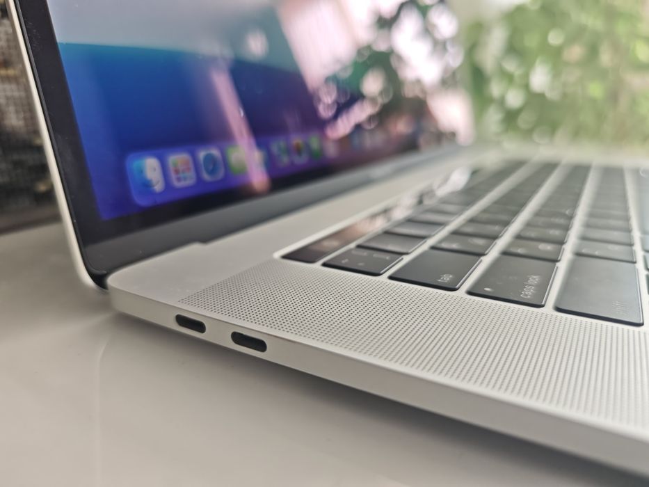macbook pro 15 2016 16gb - купити ноутбуки - Ціна на OLX.ua