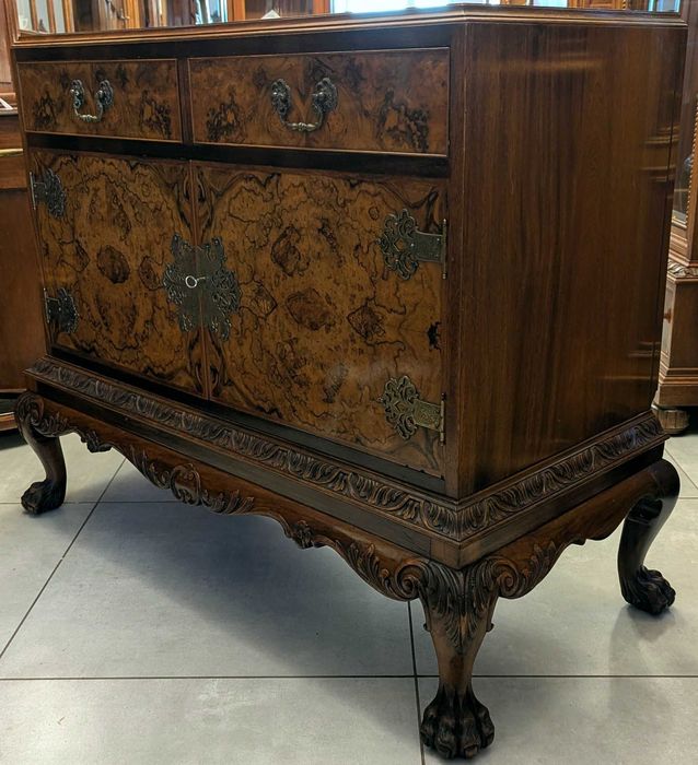 Bardzo piękna komoda na lwich łapach mahoń -sklep Dąbrowa Górnicza