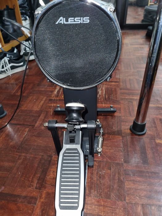 Bateria Eletrónica alesis command mesh kit