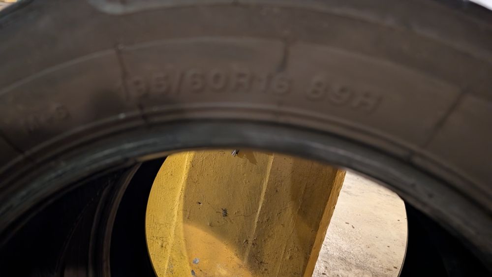 Par de Pneus Sonix Primestar 88 - 195/60 R16 89H (Semi-novos)