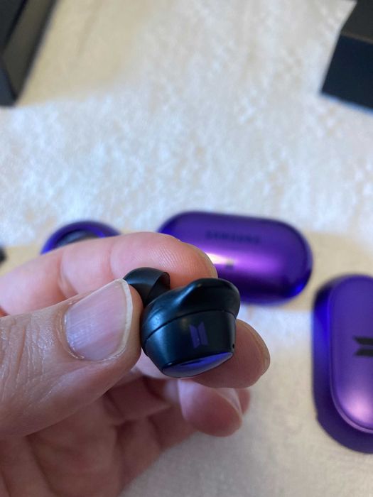 Official BTS Galaxy Buds+ (Complete Set)64750781159937124