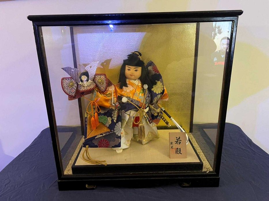 Boneco Samurai Japonês Tradicional com Vitrine de Vidro