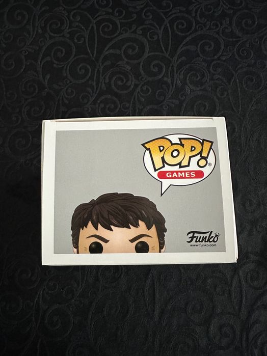 Funko Pop Joel 620 The Last of Us Playstation Gamestop