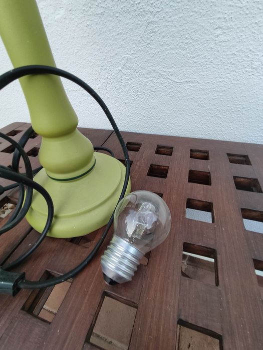 Candeeiro de mesa de cabeceira ou de sala