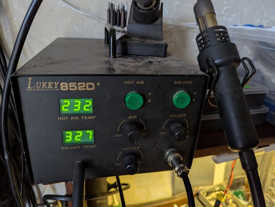 Паяльна станція Lukey 852d