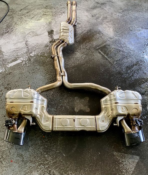 Audi RS6 C8 Escape completo original