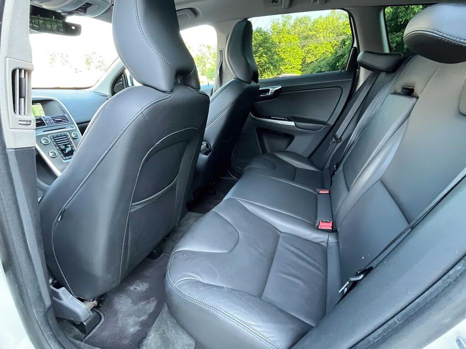 Volvo XC60      2015