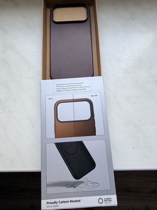 etui iphone 17 pro max skora Nomad  za 100zl sorzedam zapraszam