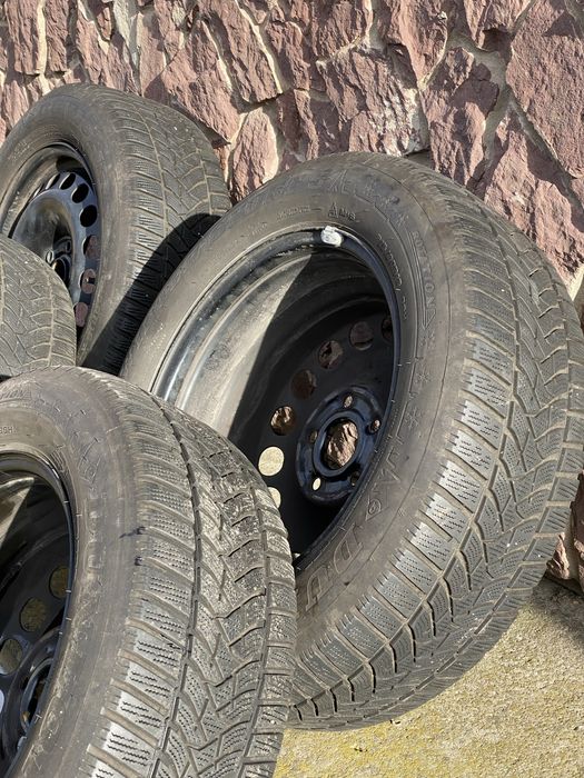 Dunlop 215/60/16 стан нові