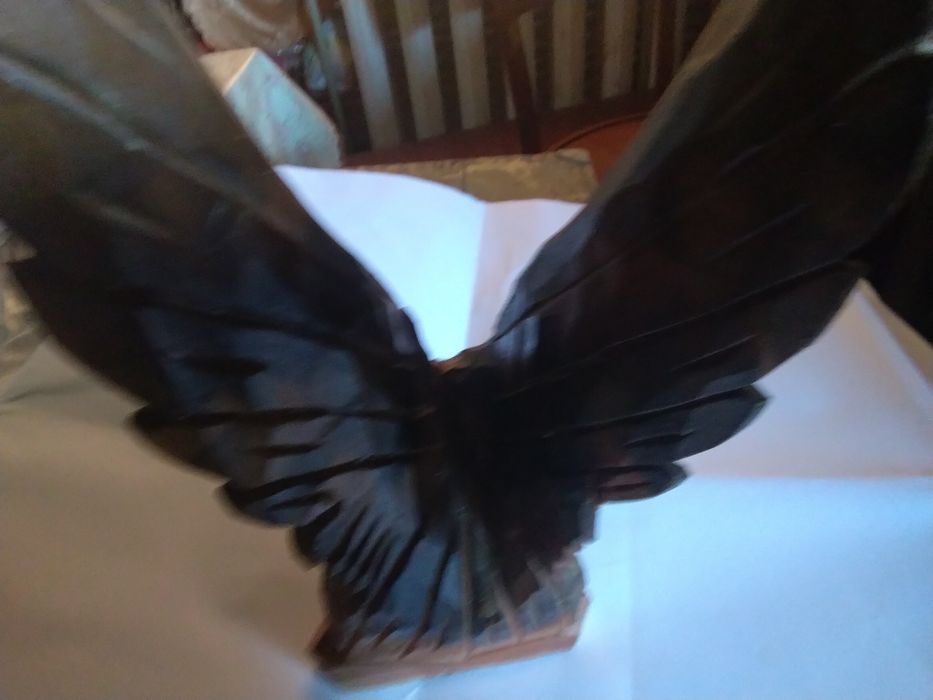 Орел з дерева,гарний стан.