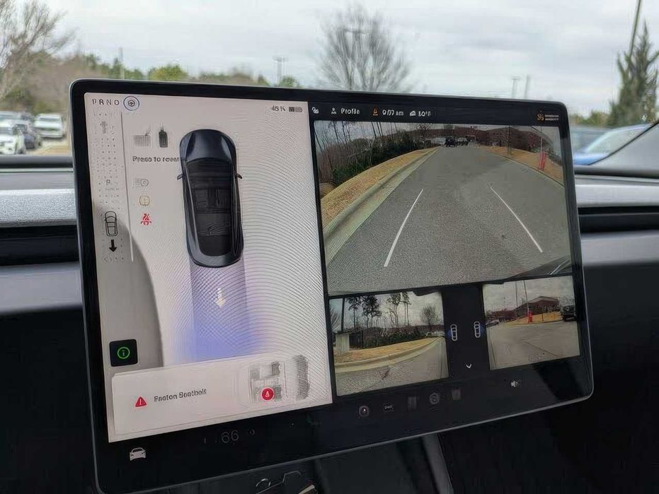 Tesla Model 3      2024