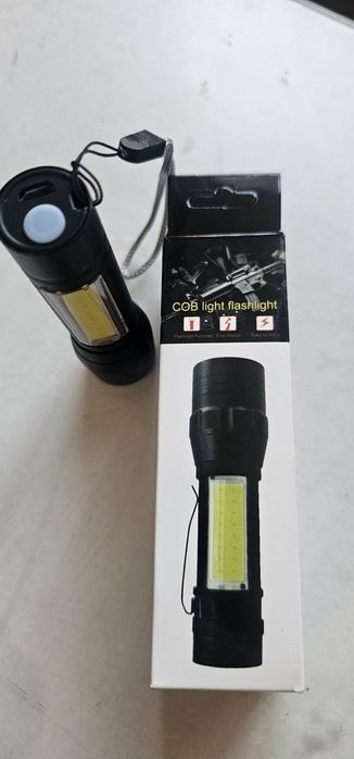 Ручний яскравий ліхтар