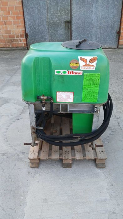 Opryskiwacz sadowniczy tifone 200l