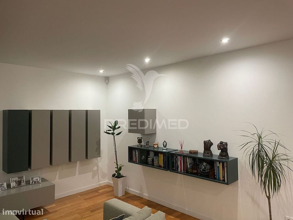 Apartamento T3 totalmente mobilado para Arrendamento a 50 metros da...
