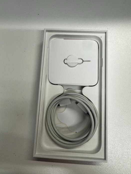 iPhone SE 2020 64GB (Biały) | Pudełko + Kabel