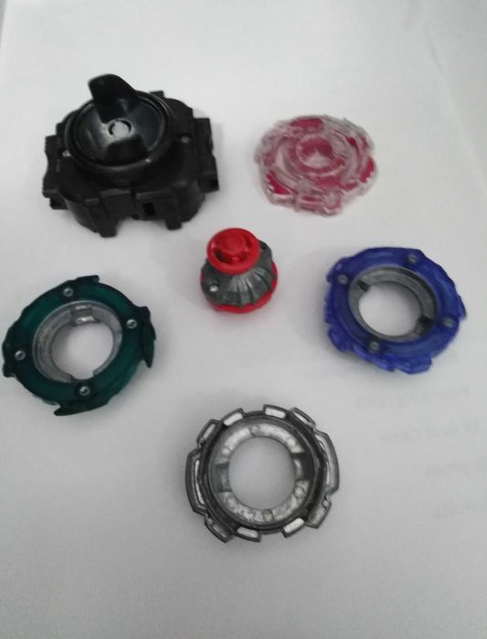 Beyblade conjunto de 6 peças.