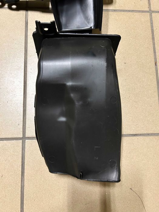 BMW X5 G05 G06 G07 Повітропровід гальм 7421685 7421686 7421700 7421699