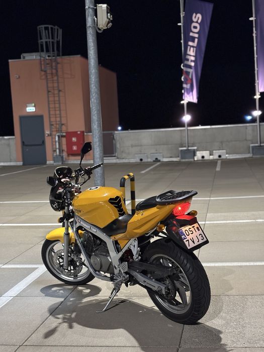 Hyosung 125 GT Naked