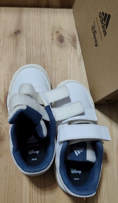 Нові кросівки. Adidas. Disney. Оригінал.