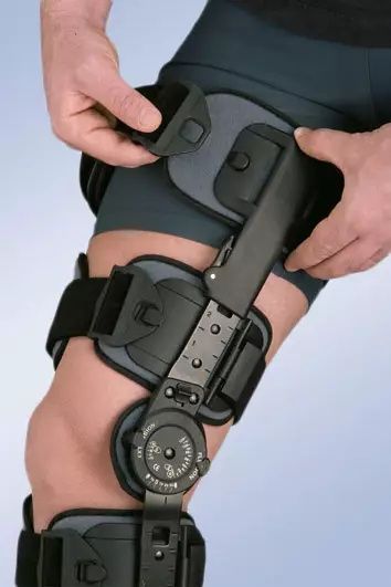 Stabilizator stawu kolanowego z regulacją kąta zgięcia i wyprostu