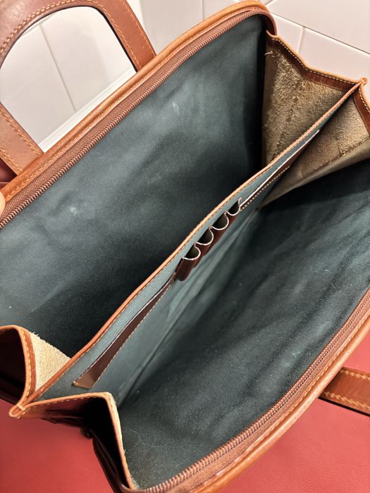 Pasta em pele Ted Benson