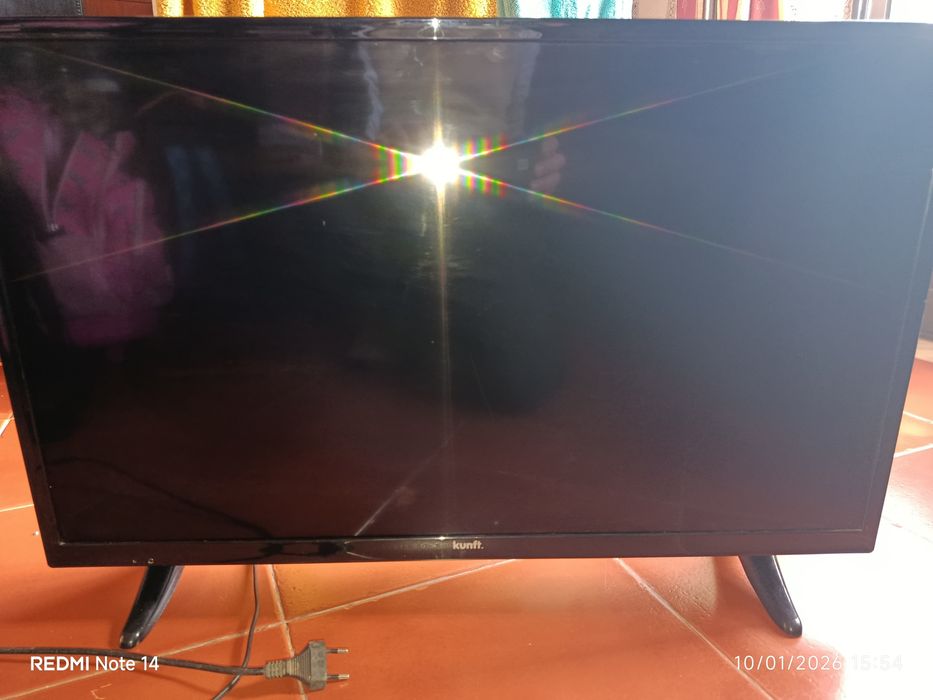 Tv KUNF  de 32 polegadas com avaria