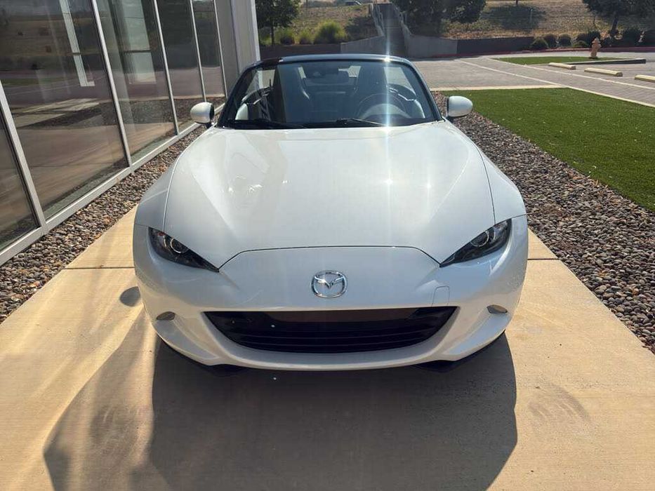 Mazda MX-5 Miata      2021