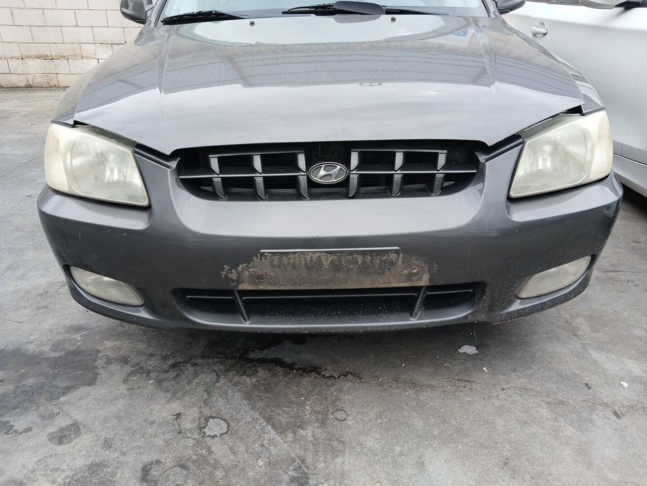 Pára-choques frente HYUNDAI Accent II (LC)