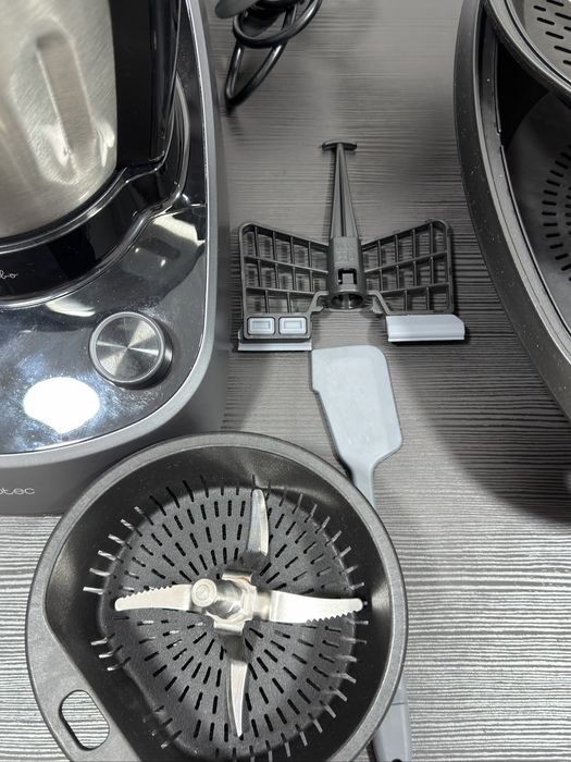 Cecotec Robô de cozinha multifunções Mambo 11090