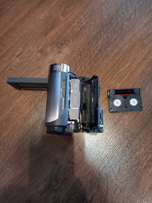 Відеокамера   SONY  DCR-HC 48 E