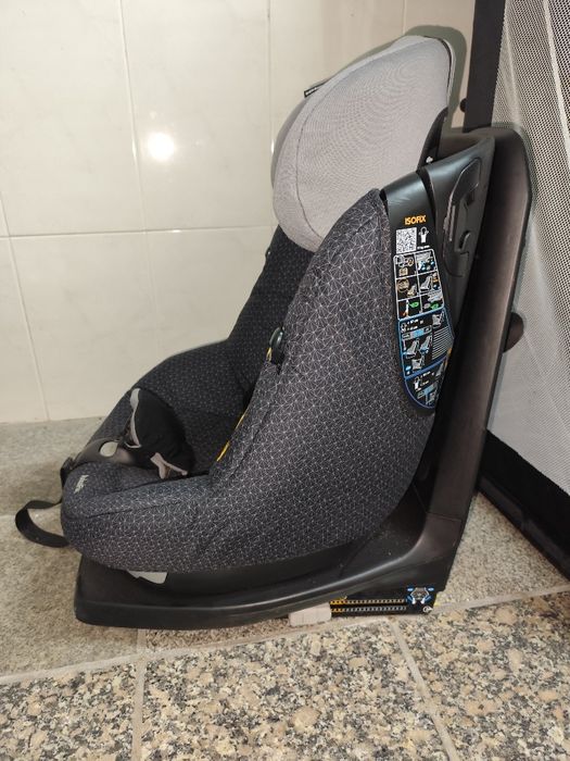 Cadeira auto BebeConfort AxissFix