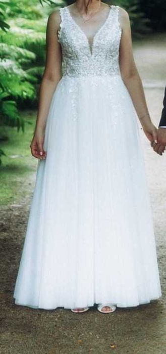 Romantyczna i lekka suknia ślubna r.38