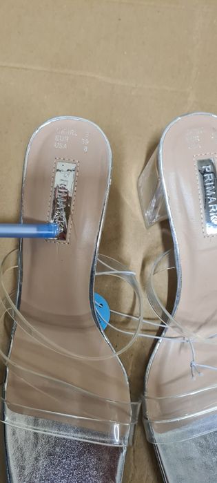 Buty klapki na obcasie