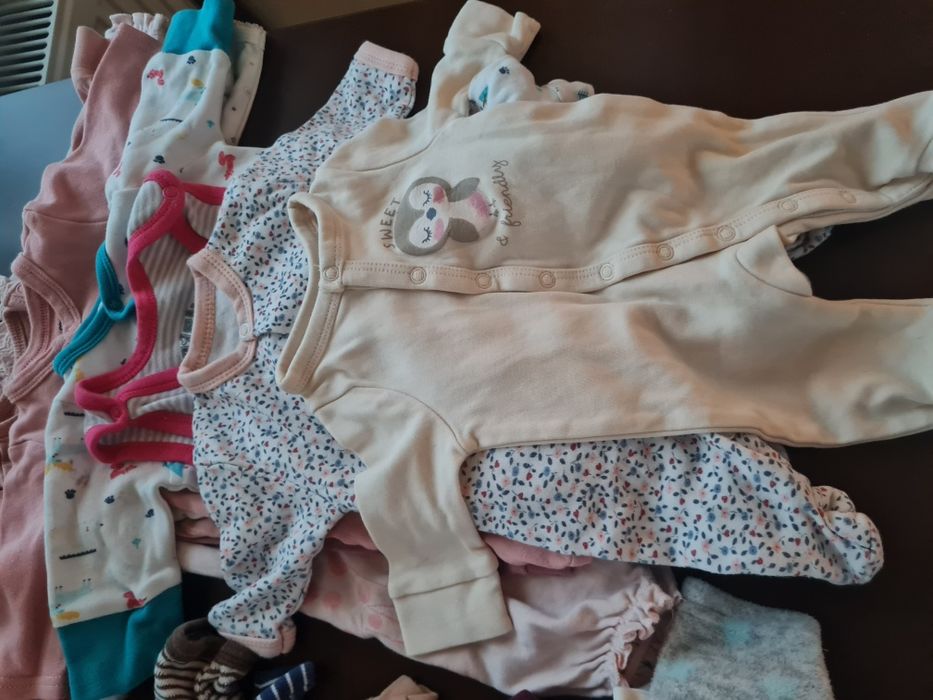 Dużą ilość ubranek dla dziewczynki