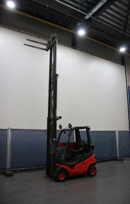 Empilhador GPL gás Linde H16T-03 - 1.600 Kg (2512)