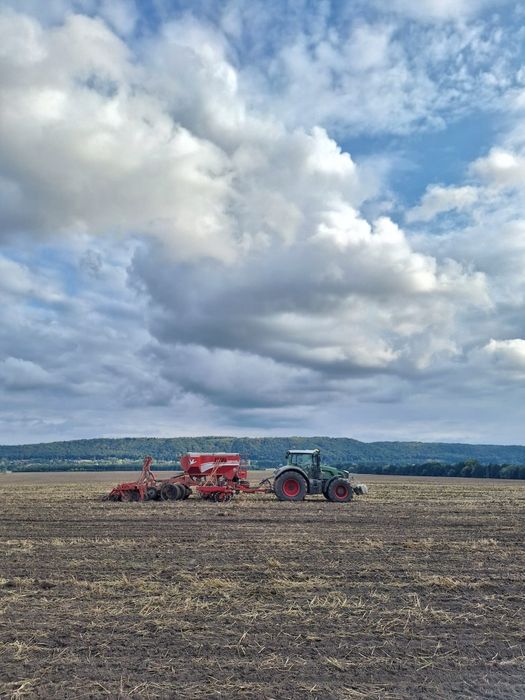 Siew rzepaku  pasowy strip-till punktowy vaderstad v12