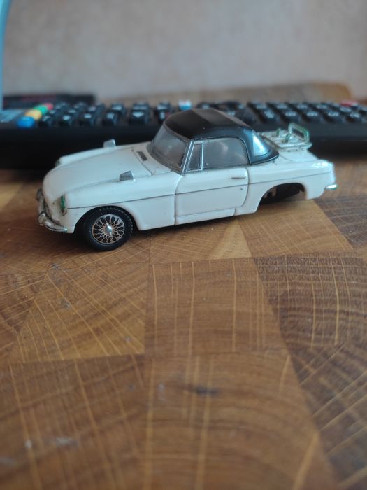 Автомобиль MGB Cabriolet.
