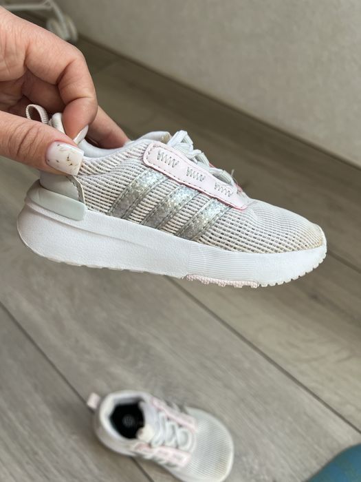 Кросівки adidas 14см 22 розмір