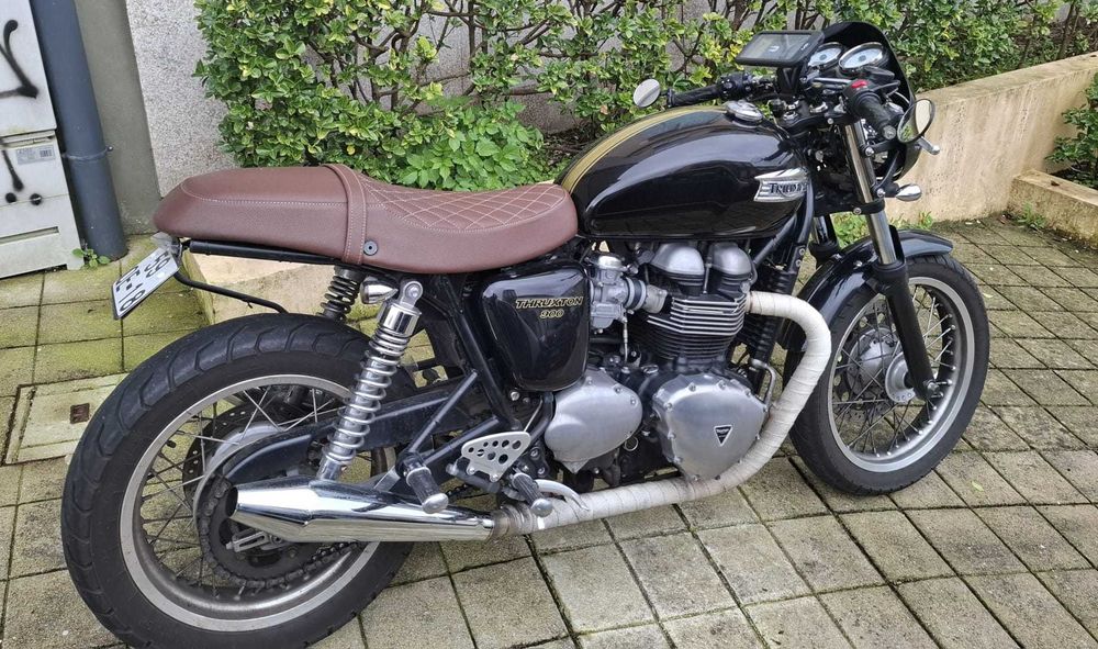 Triumph Thruxton 900