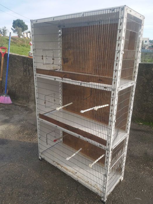 Gaiola para pássaros, e acessórios