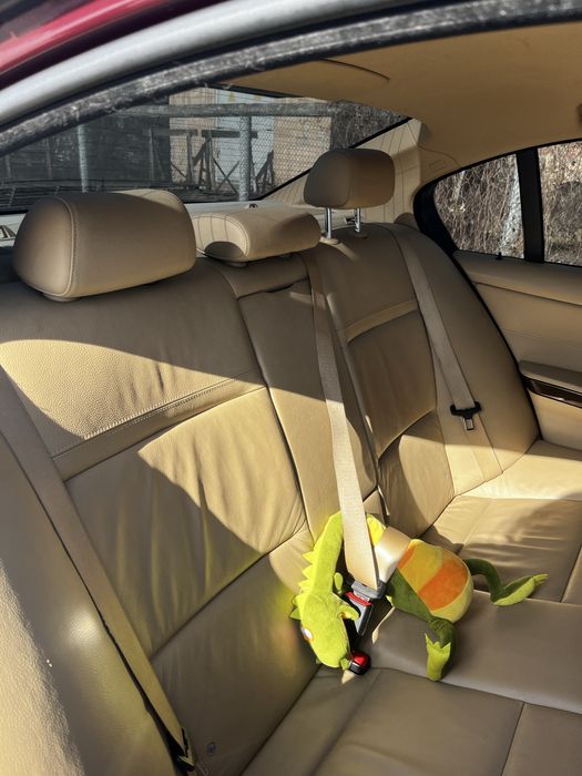 Автомобіль BMW 320i e90 рестайлінг
