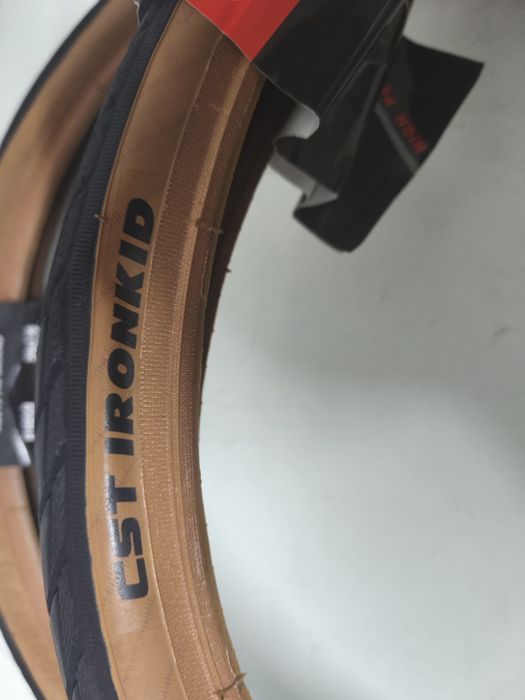 2 pneus bicicleta CST Premium IronKid 20*1.75